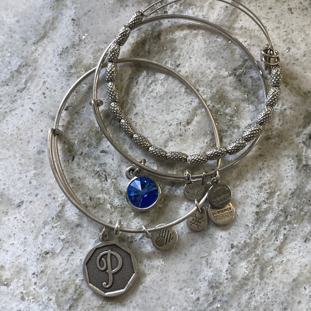 Alex and anibangle bracelet with 2 xtra silver bracelets